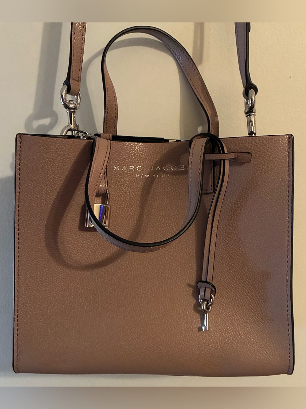 Small Taupe Marc Jacobs Purse - Picture 2 of 6